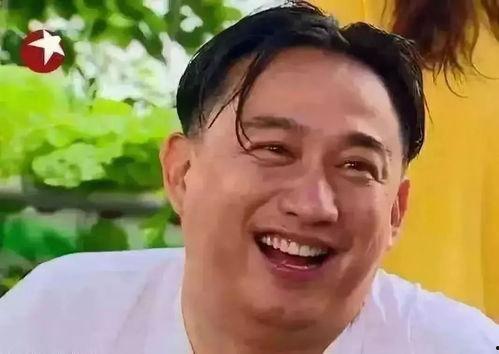 男明星网红的笑容图片,揭秘男明星网红的魅力笑容瞬间