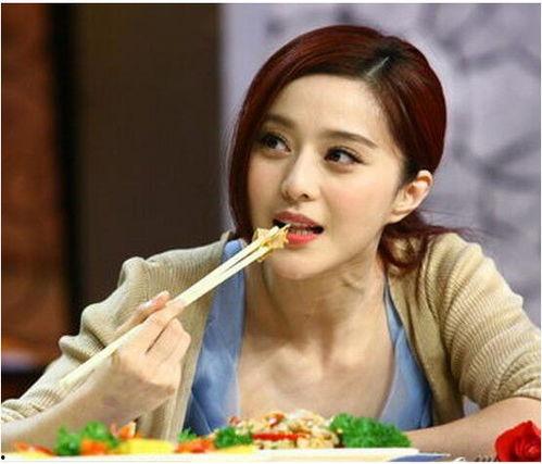 东北明星网红做饭视频播放,烹饪技巧一网打尽！